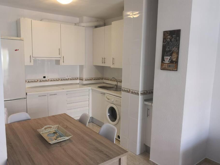 Apartamento Zona Playa En Roquetas Cerca De Bares Restaurantes Y Centro Comercial Roquetas de Mar Ngoại thất bức ảnh